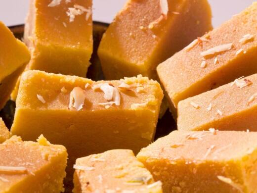 কেজি ৮০০ টাকা! 'ভেষজ মাইশূরপা' খেয়ে সারবে করোনা, দাবি করে বিপাকে মিষ্টির দোকান, বাতিল লাইসেন্স sweet stall claiming to cure COVID-19 with herbal Mysurpa, cancel licence কেজি ৮০০ টাকা! 'ভেষজ মাইশূরপা' খেয়ে সারবে করোনা, দাবি করে বিপাকে মিষ্টির দোকান, বাতিল লাইসেন্স