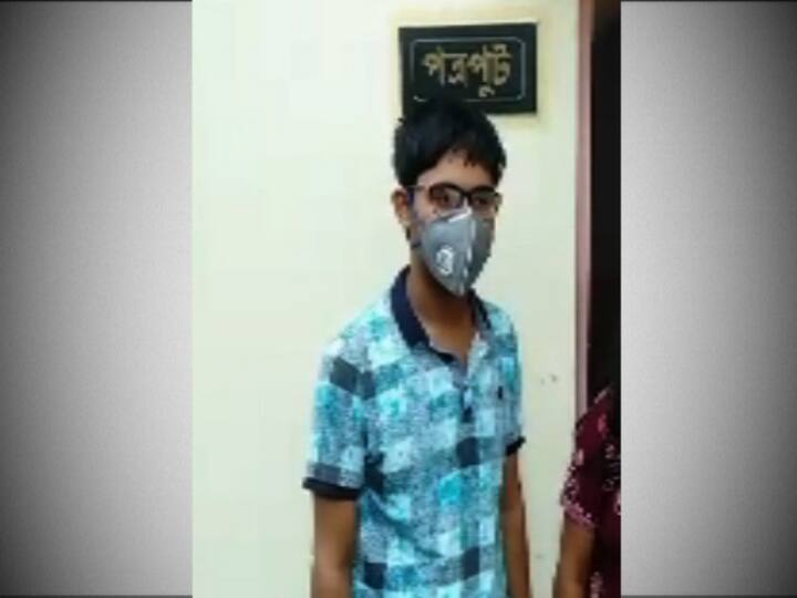 এবারের মাধ্যমিকে চতুর্থ হয়েছে বীরভূম জেলা স্কুলের অগ্নিভ সাহা। তার প্রাপ্ত নম্বর ৬৮৯।