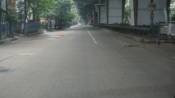 জনবিরল আচার্য জগদীশচন্দ্র বসু রোড।