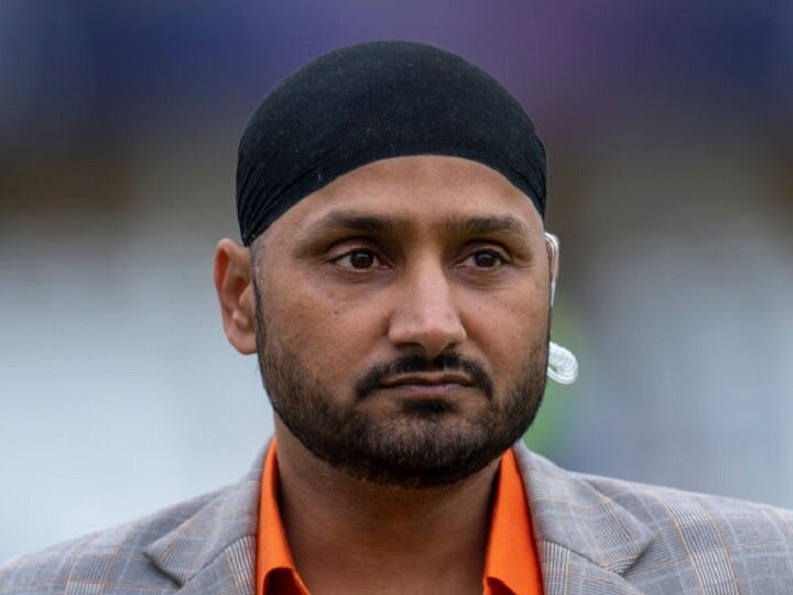 প্রায় ৩৪ হাজার টাকার ইলেকট্রিসিটি বিল! পুরো মহল্লারটাই আমায় পাঠিয়েছেন? ক্ষুব্ধ হরভজনের কটাক্ষ Harbhajan Singh receiving electricity bill Rs 33900 says Pure mohalle ka lga diya kya