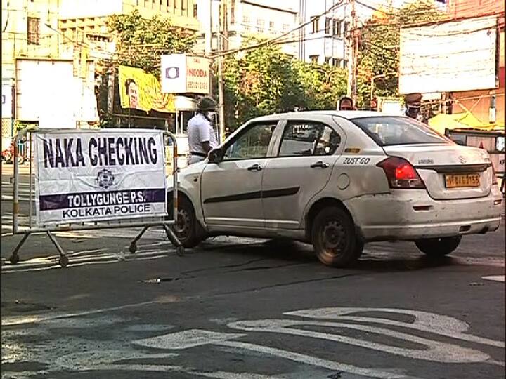 রাসবিহারীতে গাড়ি আটকে পুলিশের জিজ্ঞাসাবাদ।