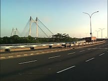 সপ্তাহের দ্বিতীয় লকডাউনে ড্রোনে নজরদারি, কড়া পুলিশ, প্রায় জনহীন রাস্তা