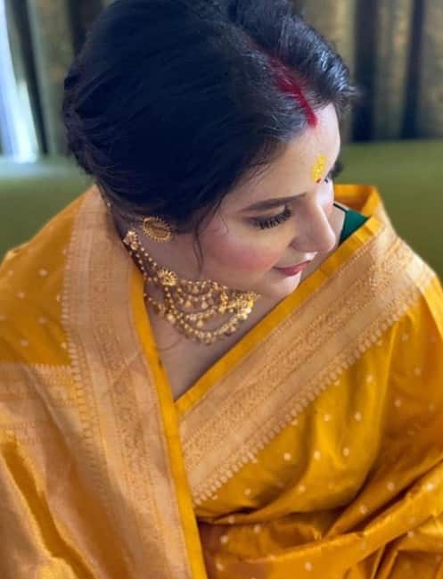 সাধের ছবি দিয়ে ভরিয়ে দিয়েছেন নিজের ইনস্টাগ্রাম। সেলিব্রেটিরা ভরিয়ে দিলেন শুভেচ্ছাবার্তায়। প্রসেনজিৎ চট্টোপাধ্যায় লিখলেন 'ঈশ্বর মঙ্গল করুন'। শুভেচ্ছা জানিয়েছেন, শ্রাবন্তী, অঙ্কুশ, ঐন্দ্রিলাও। 