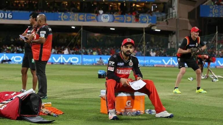 আইপিএল-এর আগে নিজের নতুন কিটের ছবি শেয়ার করলেন বিরাট কোহলি Virat Kohli flaunts new kit as RCB skipper gears up for IPL 2020 আইপিএল-এর আগে নিজের নতুন কিটের ছবি শেয়ার করলেন বিরাট কোহলি