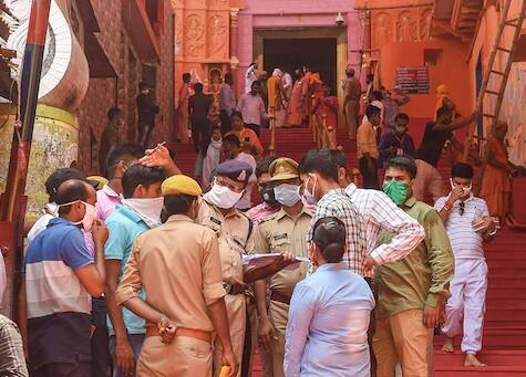কাল হনুমানগড়িতে পুজো দেবেন প্রধানমন্ত্রী। এই মন্দিরের নিরাপত্তাও বাড়ানো হয়েছে। সাজানো হয়েছে মন্দির। ছবি সৌজন্যে পিটিআই