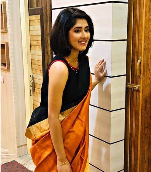 এই বছরের জন্মদিনটা সেই জন্যও একটু স্পেশাল দিতিপ্রিয়ার কাছে। পাশপাশি জানালেন, আজ ফ্লোরে খাওয়া-দাওয়া হয়েছে বইকি।