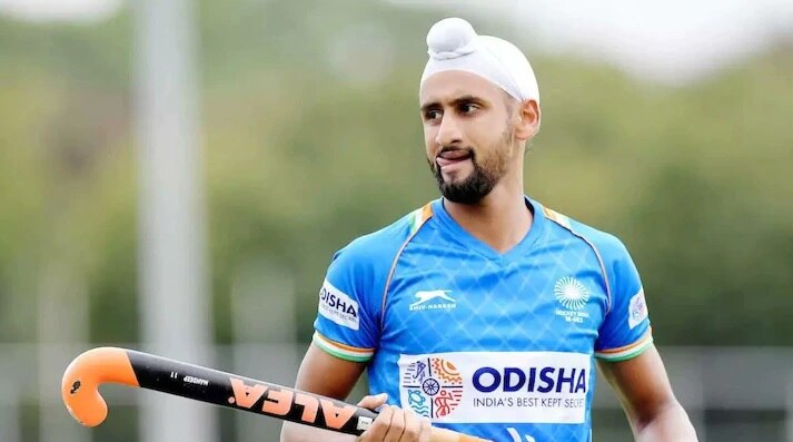 Hockey Player Mandeep Singh, Who Tested Positive For COVID-19, Hospitalised করোনা আক্রান্ত ভারতের হকি খেলোয়াড় মনদীপ সিংহ, ভর্তি হাসপাতালে