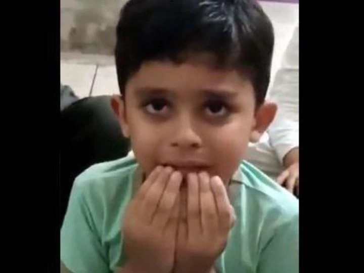 viral video-mother said to son pray to god do open school by 15 the innocent started crying after hearing মায়ের মুখে স্কুল খোলার কথা শুনেই কান্না শিশুর, মজাদার ভিডিও ভাইরাল