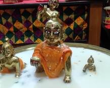 জন্মাষ্টমী: ৫০ বছরে একবেলার জন্যও অভুক্ত থাকেনি গোপাল