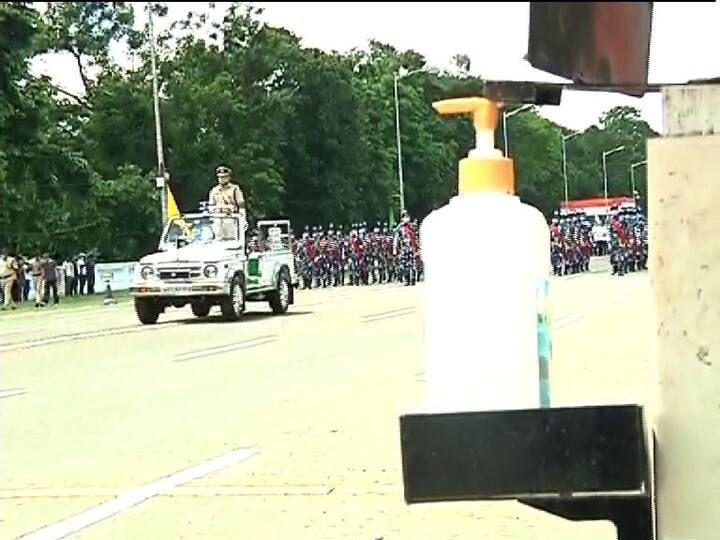 থাকছে পদে পদে স্যানিটাইজেশনের ব্যবস্থা।