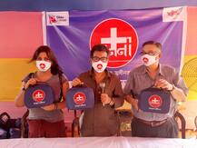 'এবার হোক স্বাস্থ্যের স্বাধীনতা', বস্তিবাসীদের কাছে সুরক্ষা সামগ্রী পৌঁছে দিয়ে বলছেন রুদ্রনীল