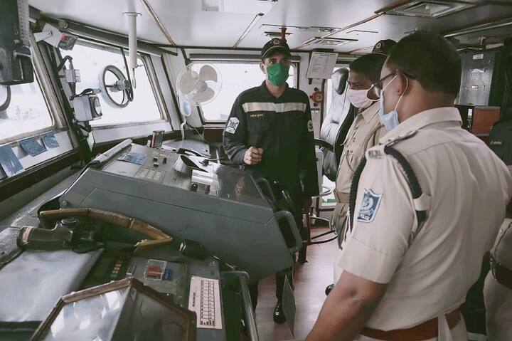 সুরক্ষা থেকে শুরু করে নেভিগেশন, রক্ষণাবেক্ষণ, আইনরক্ষা, নজরদারি ও তদন্ত--- প্রতিটি ক্ষেত্রের গুরুত্ব বোঝানো হয় এই কর্মশালায়।