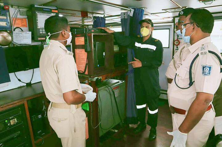 ছবি- ভারতীয় উপকূলরক্ষী বাহিনী সূত্রে প্রাপ্ত।