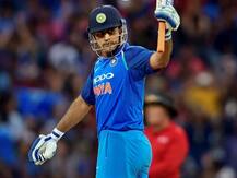 সন্ধে ৭.২৯ মিনিটেই কেন অবসরের কথা ঘোষণা করলেন ধোনি? সোশ্যাল মিডিয়ায় জারি চর্চা