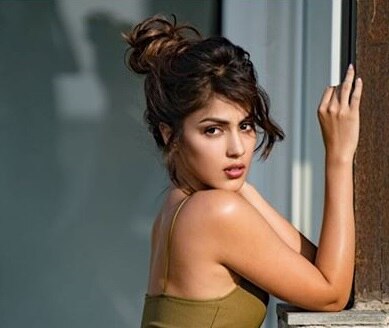'আর পিছন ফিরে দেখো না'...সুশান্তের সঙ্গে ব্রেক আপের পর রিয়াকে আর কী উপদেশ দিয়েছিলেন মহেশ?