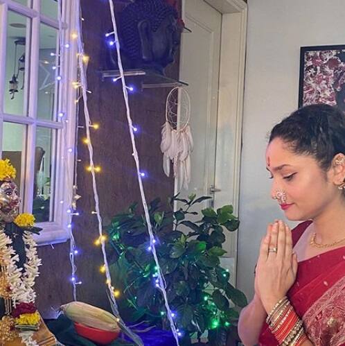 ছবি-ভিডিও আপলোড করলেন সোশ্যাল মিডিয়ায়। 