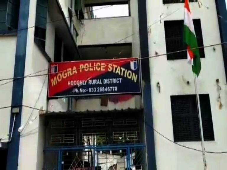 Hooghly Womans paramour attacks husband with knife arrested by Police বিবাহবহির্ভূত সম্পর্কের জের, প্রেমিকার স্বামীকে ভোজালির কোপ, গ্রেফতার অভিযুক্ত সহ ৩