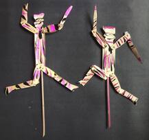 হারিয়ে যাচ্ছে দ্রুত, এখনও মেলায় মেলায় দেখা যায় বাংলার প্রাচীন পুতুল তালপাতার সেপাই