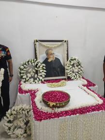 দেখুন ছবি: প্রয়াত প্রাক্তন রাষ্ট্রপতি প্রণব মুখোপাধ্যায়কে শেষ শ্রদ্ধা রাষ্ট্রপতি, প্রধানমন্ত্রী, রাহুলের