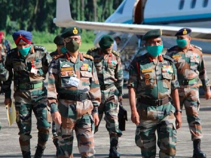 Amid India-China Border tensions Army Chief MM Naravane Arrives On A 2-Day Visit To Ladakh Border Dispute: ভারত-চিন সীমান্ত উত্তেজনার মধ্যেই ২ দিনের লাদাখ সফরে সেনাপ্রধান নারাভানে