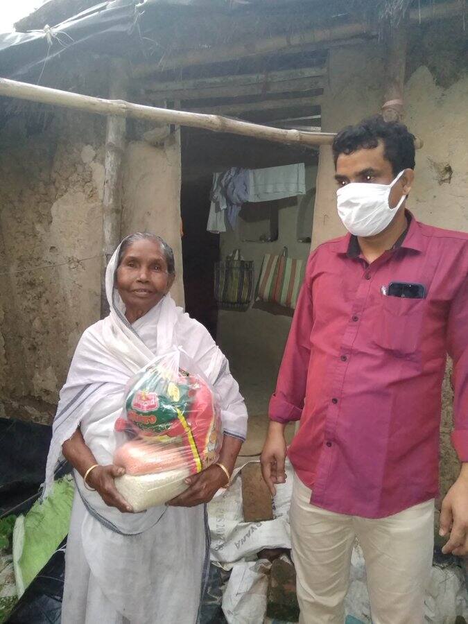 ঘূর্ণিঝড় দুর্গতদের কাছেও তিনি পৌঁছে দিয়েছেন চাল-ডাল।