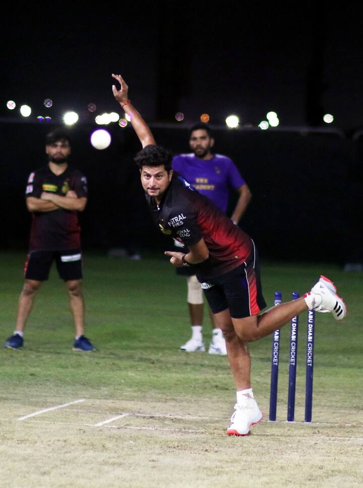 শাহরুখ খানের দলের অন্যতম সেরা ভরসা চায়নাম্যান স্পিনার কুলদীপ যাদব। আবু ধাবিতে বোলিং প্রস্তুতিতে মগ্ন।