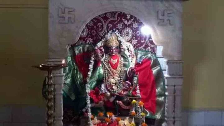 ২৮৭ বছরের এই পুজোয় দেবী সর্বমঙ্গলা দুর্গারূপে পূজিত হন।