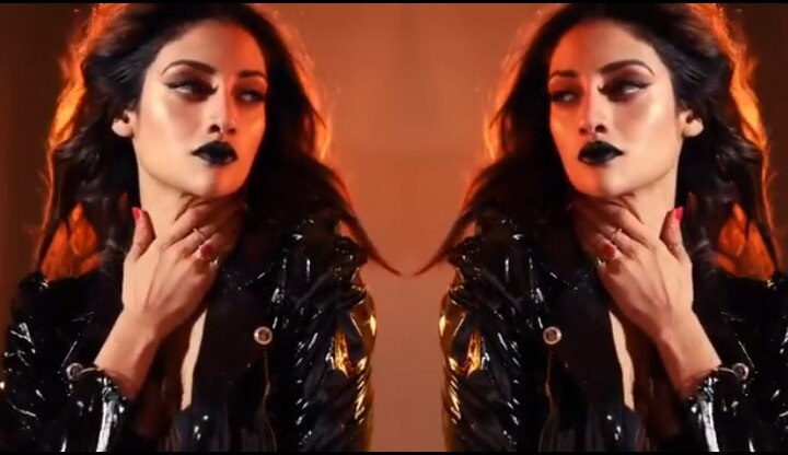 চোখধাঁধানো কালোপোশাক। খোলা চুল। কালো লিপস্টিক। চোখধাঁধানো ফ্যাশন ভিডিও শ্যুট করলেন নুসরত জাহান।