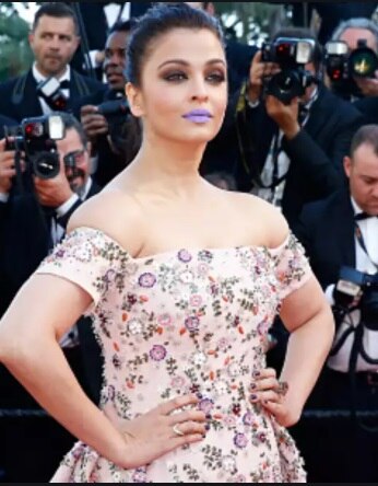 কিন্তু সব কিছুর ঊর্ধ্বে গিয়ে আজও আলোচনা হয় অ্যাশের স্টাইল স্টেটমেন্ট নিয়েই।