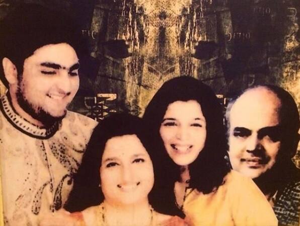 মৃত্যুর মাত্র ৩৮ দিন আগে আদিত্য শেয়ার করেছিলেন পরিবারের এই ছবি। 