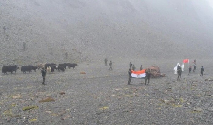 India China Ladakh Standoff India China Fired 100-200 Warning Shots At Pangong In Early September Reports সেপ্টেম্বরের গোড়ায় পরস্পরকে হুঁশিয়ারি দিতে ১০০ থেকে ২০০ 'ওয়ার্নিং শট' চালিয়েছে ভারত, চিনা সেনা