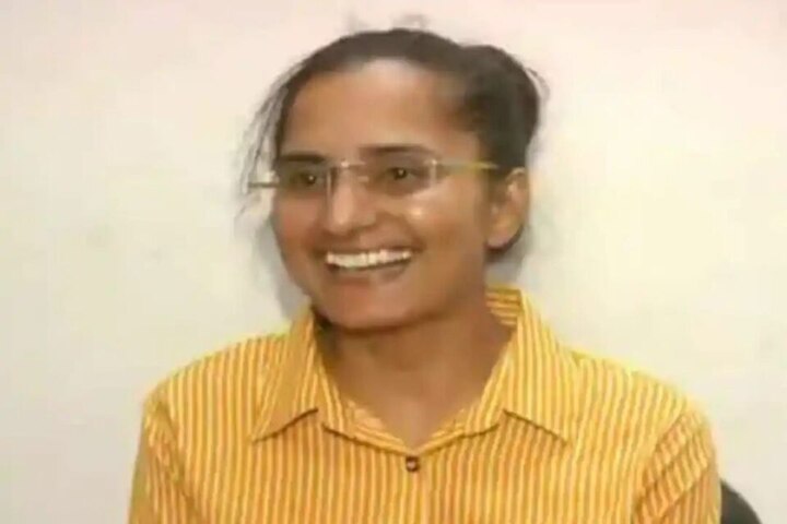 Girl who fled home to avoid marriage cracks UP PCS exam, says she has more to achieve বিয়ে এড়াতে পালিয়েছিলেন বাড়ি থেকে, ৭ বছর পর মেয়ে ফিরলেন অফিসার হয়ে