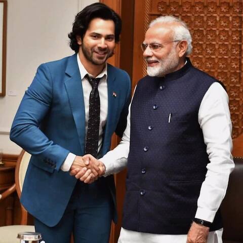 বরুণ ধবনের সঙ্গে। 