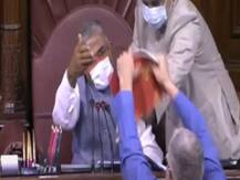 কৃষিবিল নিয়ে রাজ্যসভায় বিরোধী এমপিদের আচরণে ‘ব্যথিত’, গোটা রাত ঘুমোতে পারিনি, বুধবার পর্যন্ত অনশনে, বেঙ্কাইয়াকে চিঠি হরিবংশের