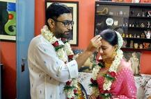 শাশুড়ির দেওয়া শাড়ি পরে বিয়ে, মধুচন্দ্রিমায় শান্তিনিকেতনে মানালি-অভিমন্যু