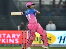 স্যামসন অবিশ্বাস্য ব্যাটিং করেছে, মন্তব্য স্মিথের, অতিরিক্ত রান দেওয়ায় স্পিনারদের দুষছেন ধোনি