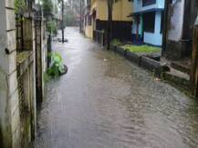 উত্তরবঙ্গে রাতভর ভারী বর্ষণ, জারি কমলা সতর্কতা, দক্ষিণেও বিক্ষিপ্ত বৃষ্টির পূর্বাভাস