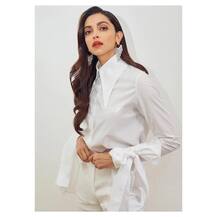 মাদক যোগ তদন্তে এনসিবি-র সমন দীপিকা পাড়ুকোনকে, এর আগেও একাধিক বিতর্কে উঠে এসেছিল তাঁর নাম