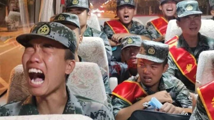 Crying pla troops on way to India border causes China Taiwan media war মৃত্যুভয়ে কান্না? প্রকাশ্যে এল কাঁদতে কাঁদতে ভারত সীমান্তে যাওয়া চিনা সেনার ভিডিও