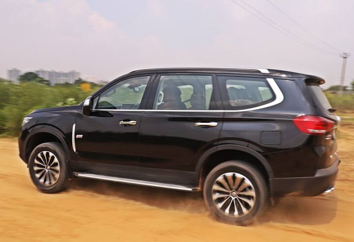 গ্লস্টার দেখতে কিছুটা আয়তাকার। যা ক্রেতাদের বেশ পছন্দের। পিছনে বিশালাকার টেইল ল্যাম্প আর বড় আকৃতির ‘গ্লস্টার’ লেখা ব্যাজের জন্য আরও আকর্ষণীয় লাগে। 