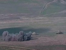 বিতর্কিত ভূখণ্ড নিয়ে যুদ্ধ বাধল আজারবাইজান ও আর্মানিয়ার মধ্যে, মৃত অন্তত ২৩