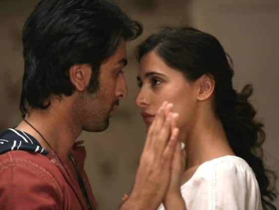 রকস্টার ছবির নায়িকা নার্গিস ফরকির সঙ্গেও ডেট করেছিলেন রণবীর। পরে সেই সম্পর্ক ভেঙে যায়।