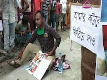 ‘আমার বউকে ফিরিয়ে দাও’,নদিয়ার হরিনঘাটায় শ্বশুরবাড়ির সামনে ধর্নায় যুবক!