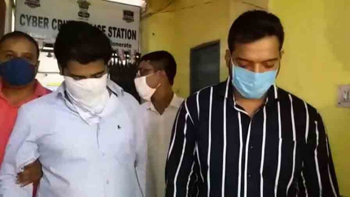 Kolkata: Cyber Police busts telecom fraud racket, 2 arrested আন্তর্জাতিক ফোন কলকে লোকালে পরিণত করে 'প্রতারণা', সল্টলেক থেকে গ্রেফতার ২