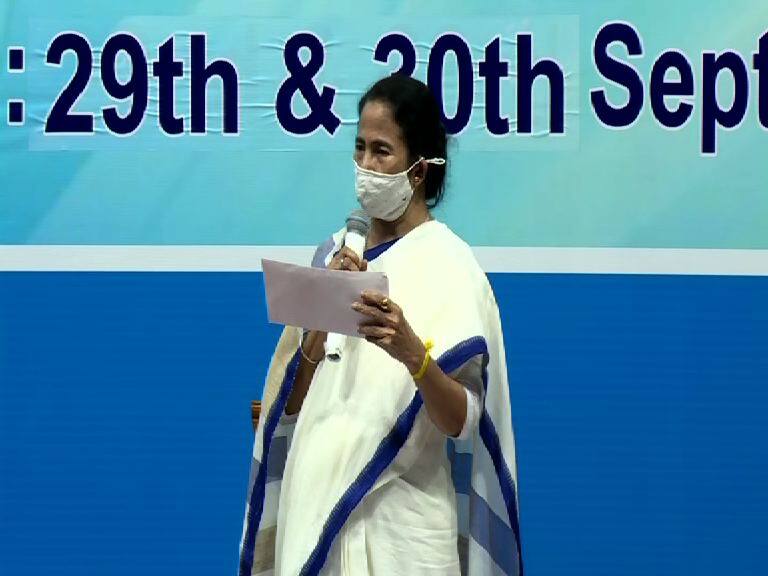 স্কুল খোলা নিয়ে ভাবনাচিন্তা কালীপুজোর পর, জানিয়ে দিলেন মুখ্যমন্ত্রী Coronavirus: Schools to remain shut until kalipujo, govt will consider after that, says CM Mamata স্কুল খোলা নিয়ে ভাবনাচিন্তা কালীপুজোর পর, জানিয়ে দিলেন মুখ্যমন্ত্রী