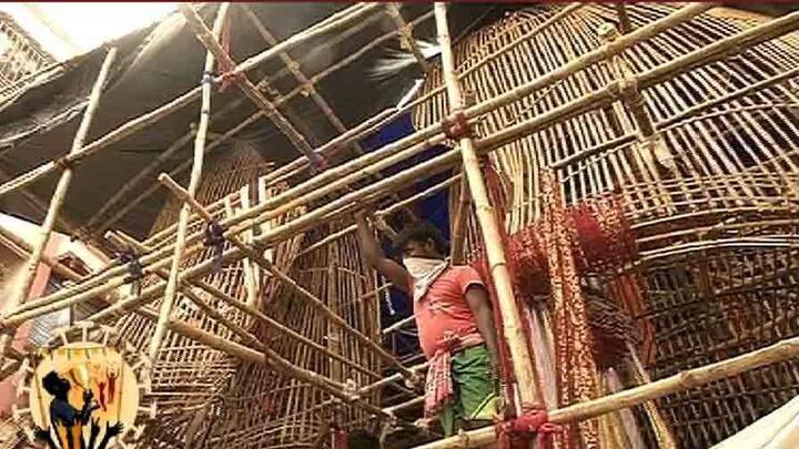 করোনা আবহে মানুষের এখন দমবন্ধ পরিস্থিতি। পুজোর দিনে সেই পরিস্থিতির বদল কী ঘটবে? মায়ের কাছে সকলের প্রার্থনা, দূর হোক করোনা। ফুসফুস ভরে আবার যেন সবাই নিতে পারে মুক্ত বায়ু। সেই ভাবনা থেকেই পুজোর আয়োজনে হিন্দুস্তান ক্লাব।