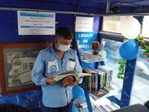 বইপাড়া দিয়ে বই পড়তে পড়তে অলস যাত্রা, নস্টালজিয়া ফিরিয়ে আনতে চালু হল ট্রাম লাইব্রেরি