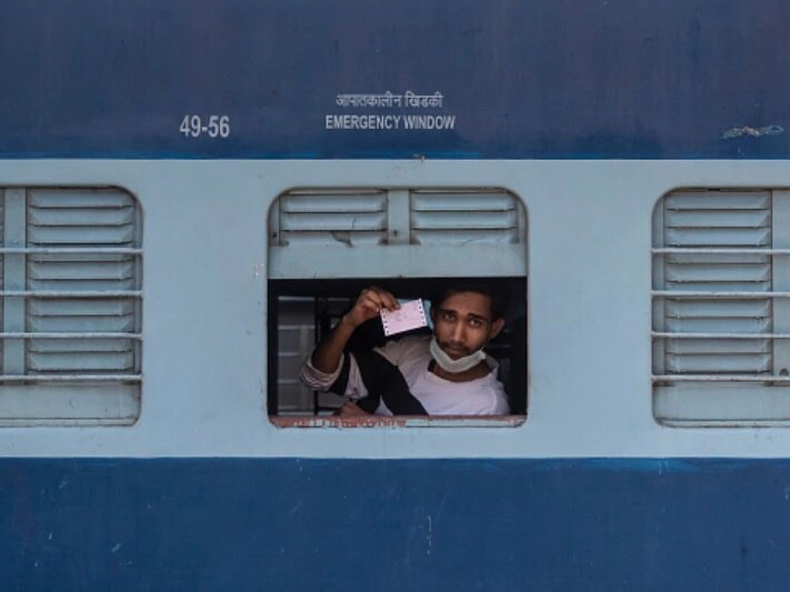 New rules being implemented from today for ticket reservation of Indian Railways  রেলের রিজার্ভেশনের নিয়মে বদল, আজ থেকে ট্রেন ছাড়ার ৩০ মিনিট আগে দ্বিতীয় চার্ট