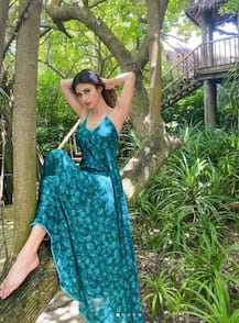 সোশ্যাল মিডিয়ায় নয়া ছবি পোস্ট মৌনির, মুগ্ধ অনুরাগীরা