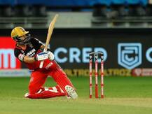 ৯০ নট আউট, বিরাটকে চুমু ছুড়লেন অনুষ্কা, এবার কৃতিত্বটাও স্ত্রীকে দেওয়া হোক! দাবি ফ্যানেদের